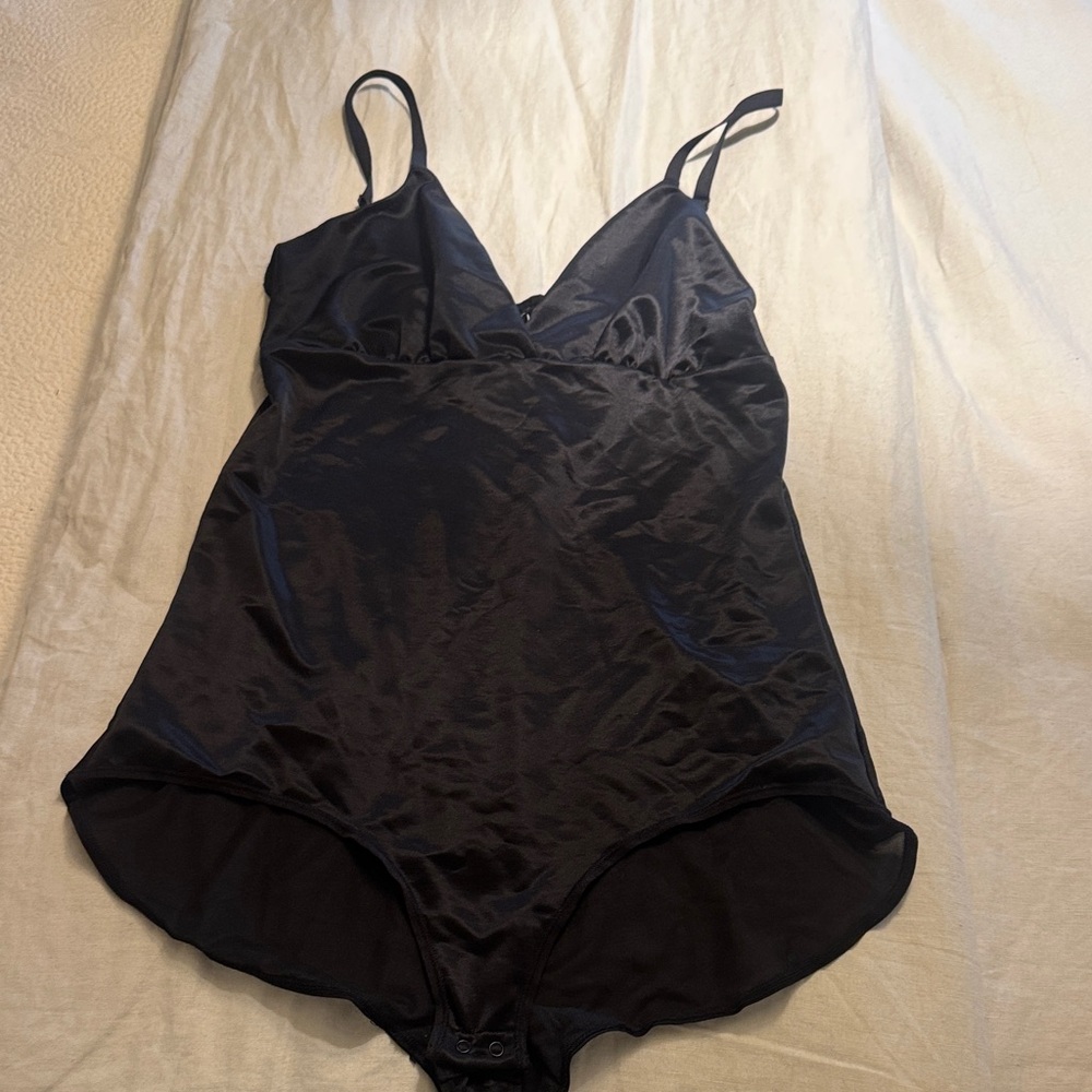 Skims black satin bodysuit. Xl. NWT